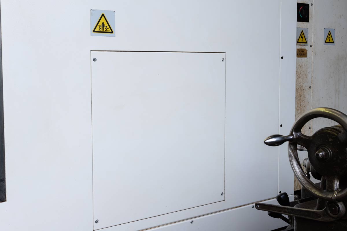 NC加工機器(NC工作機械)工作機械)の油汚れに NC加工機器(NC工作機械)工作機械)の油汚れに